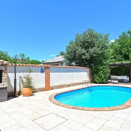 Mit Privatpool Fuer 8 Personen Ca 135 Qm In Pula, Istrien Istrische Riviera Holiday home Pula