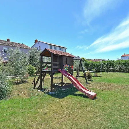 Mit Privatpool Fuer 8 Personen Ca 135 Qm In Pula, Istrien Istrische Riviera * Pula